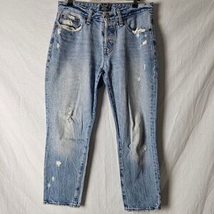 Abercrombie & Fitch Ames Low Rise Slim Boyfriend Jeans in Light Wash Size 26s